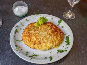 Tortilla de papa y cebolla