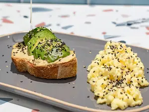 Avocado hummus