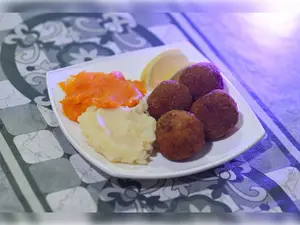 Eb Albondigas con pure mixto