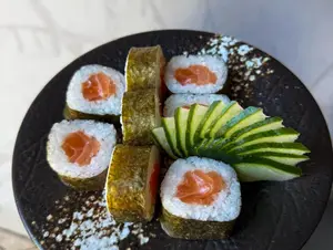 Maki de salmon ahumado