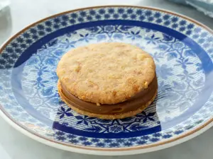 Alfajor de almendra y mani ddl