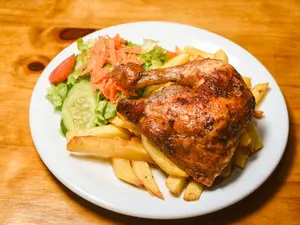 1/4 pollo a la brasa o broster