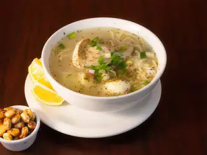 Caldo de gallina