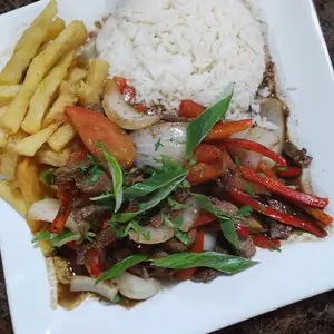 Lomo saltado de carne
