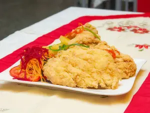 1/4 broaster + fritas ensalad