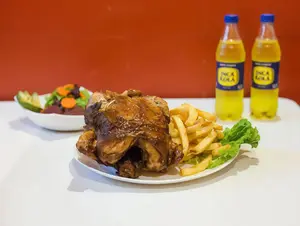 Pollo + fritas o + ensalada