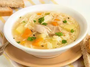 Sopa de pollo