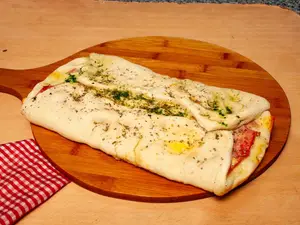 Calzon Jamon Y Muzzarella