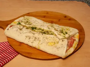 Calzone de jamón y queso