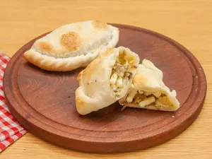 Empanada de berenjena y queso
