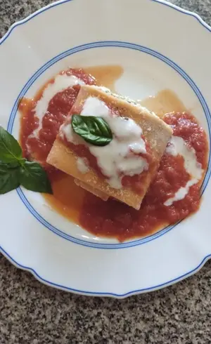 Lasagna Con Salsas Y Queso