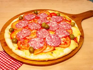 Pizza calabresa especial