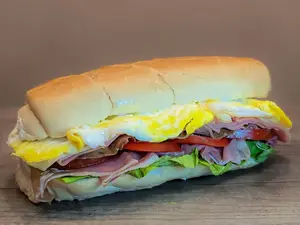 Lomito criollo con papas