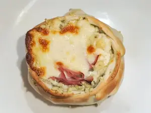 Canastita De Roquefort Y Jamón