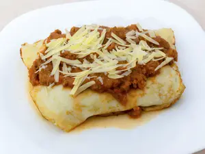 Canelones con salsa