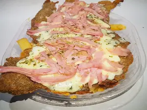 Milanesa con roquefort y jamon