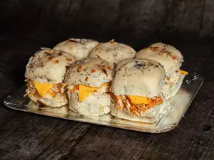 12 pancitos cebolla rellenos