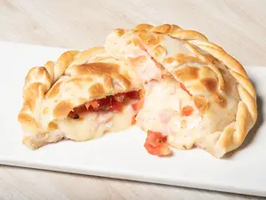 Tarta de jamón, tomate y orég