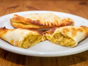 Empanada de pollo al curry