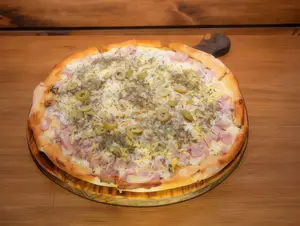 Pizza jamón y huevo