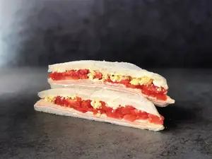 Sandwich Jamón, Tomate Y Huevo