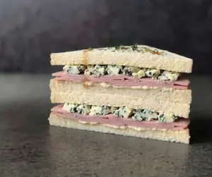 Jamón y roquefort
