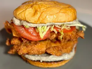 Pollo crispy triple con papas