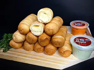 12 tequeños de queso + salsa