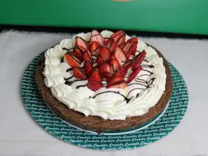 Cake De Frutilla
