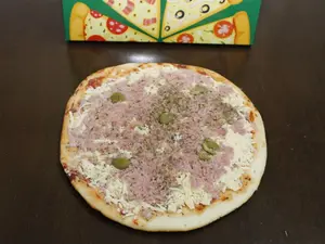 Pizza congelada con jamón