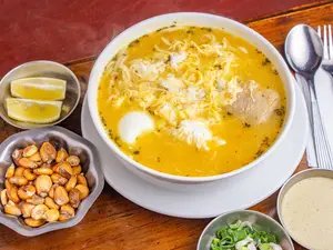 Caldo de pollo