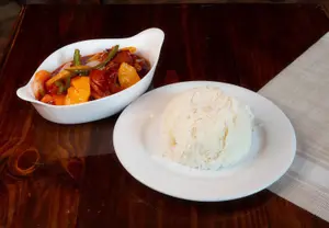 Pollo con ananá para 2