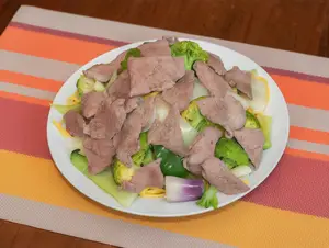 Tallarín saltado c/ carne