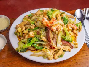 Tallarín saltado especial