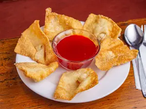 Wantán frito (6 unidades)