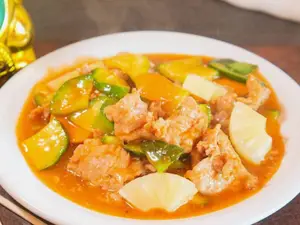 Pollo con ananá al agridulce