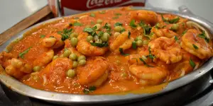 Tallarín salsa de camarón p/2