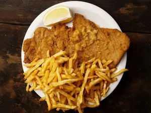 Milanesa de pollo con fritas