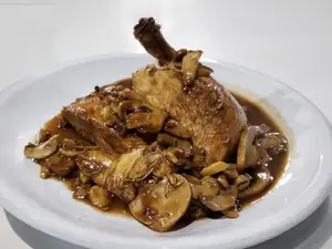 Suprema de pollo a la suiza