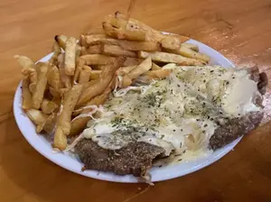 Milanesa fugazzeta + guarni