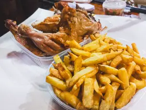 Pollo Entero Con Guarnicion
