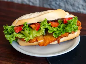 Sandw suprema c/lech y tomate