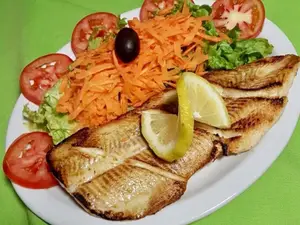 Pescado a la plancha con arroz