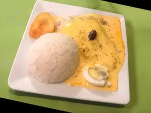 Pescado en salsa huancaína