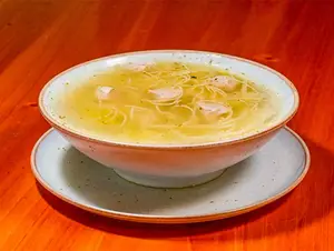 Sopa sustancia de pollo