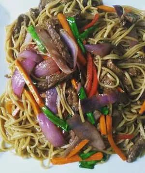 Tallarin Saltado