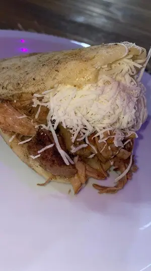 Arepa De Mechada