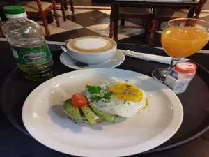 Avocado mas café mas exprimido chico