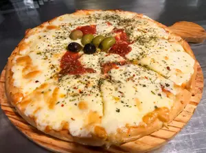 Pizza provolone