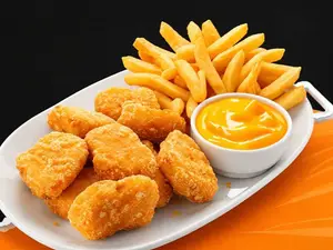 10 nuggets + fritas